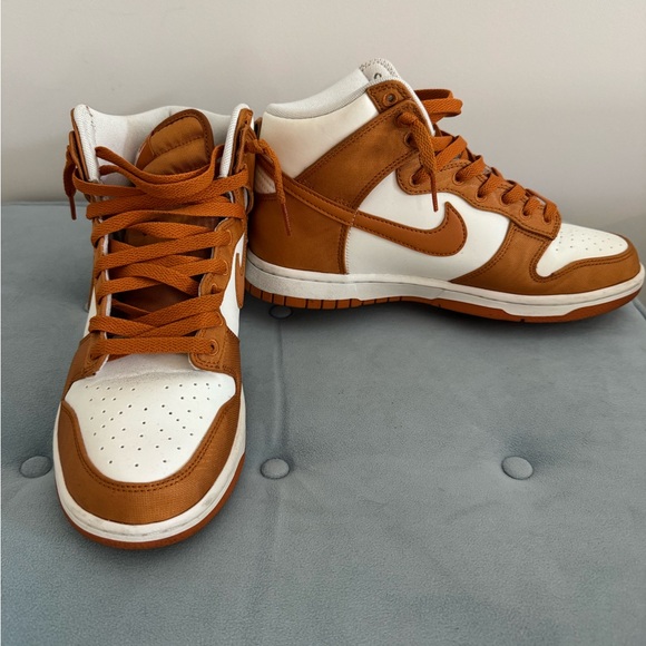 High-Top Sneakers in White and Brown Nike size 9 burnt orange - Picture 2 of 5